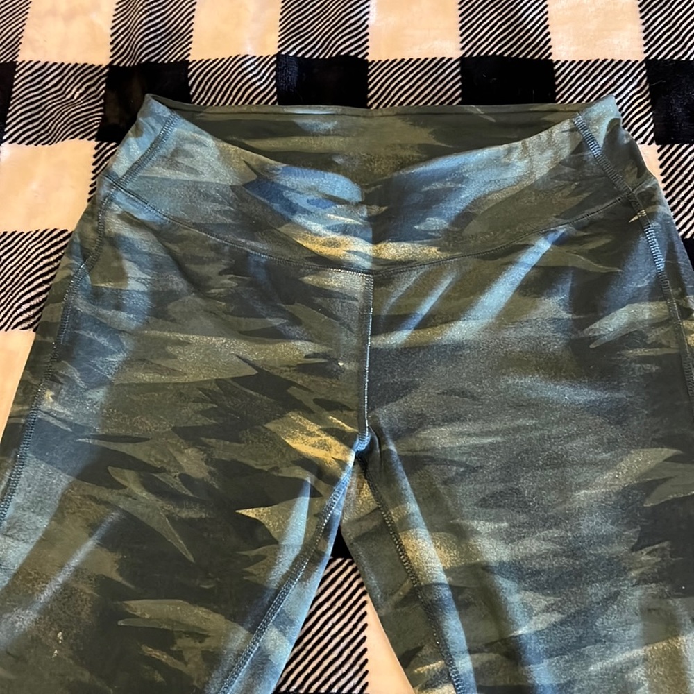 Reebok camo leggings